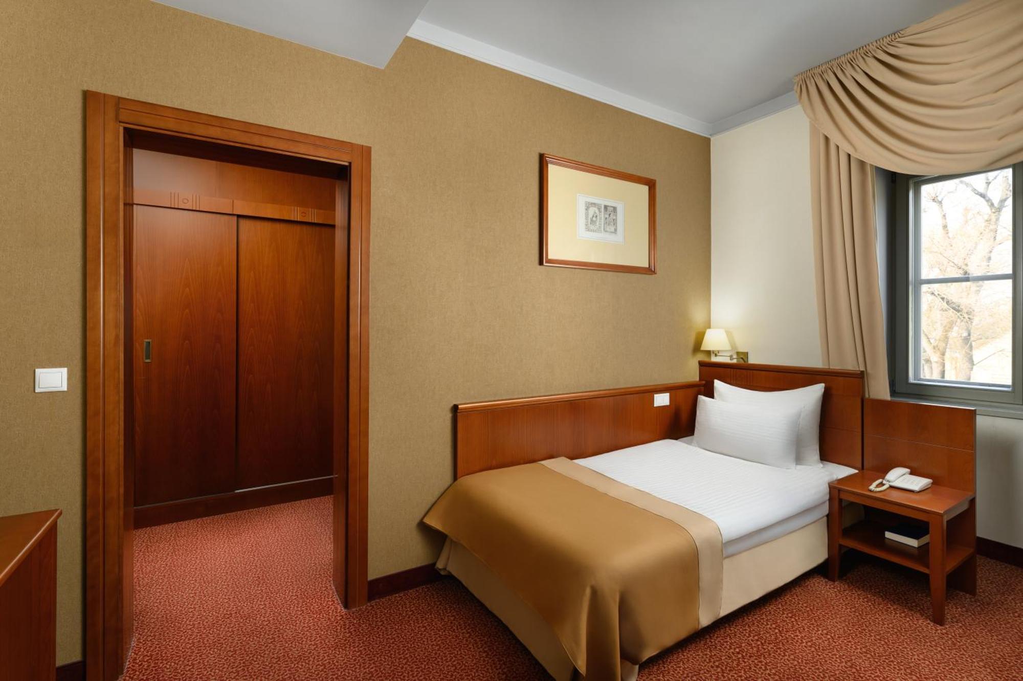 Mercure Szekesfehervar Magyar Kiraly Exterior photo