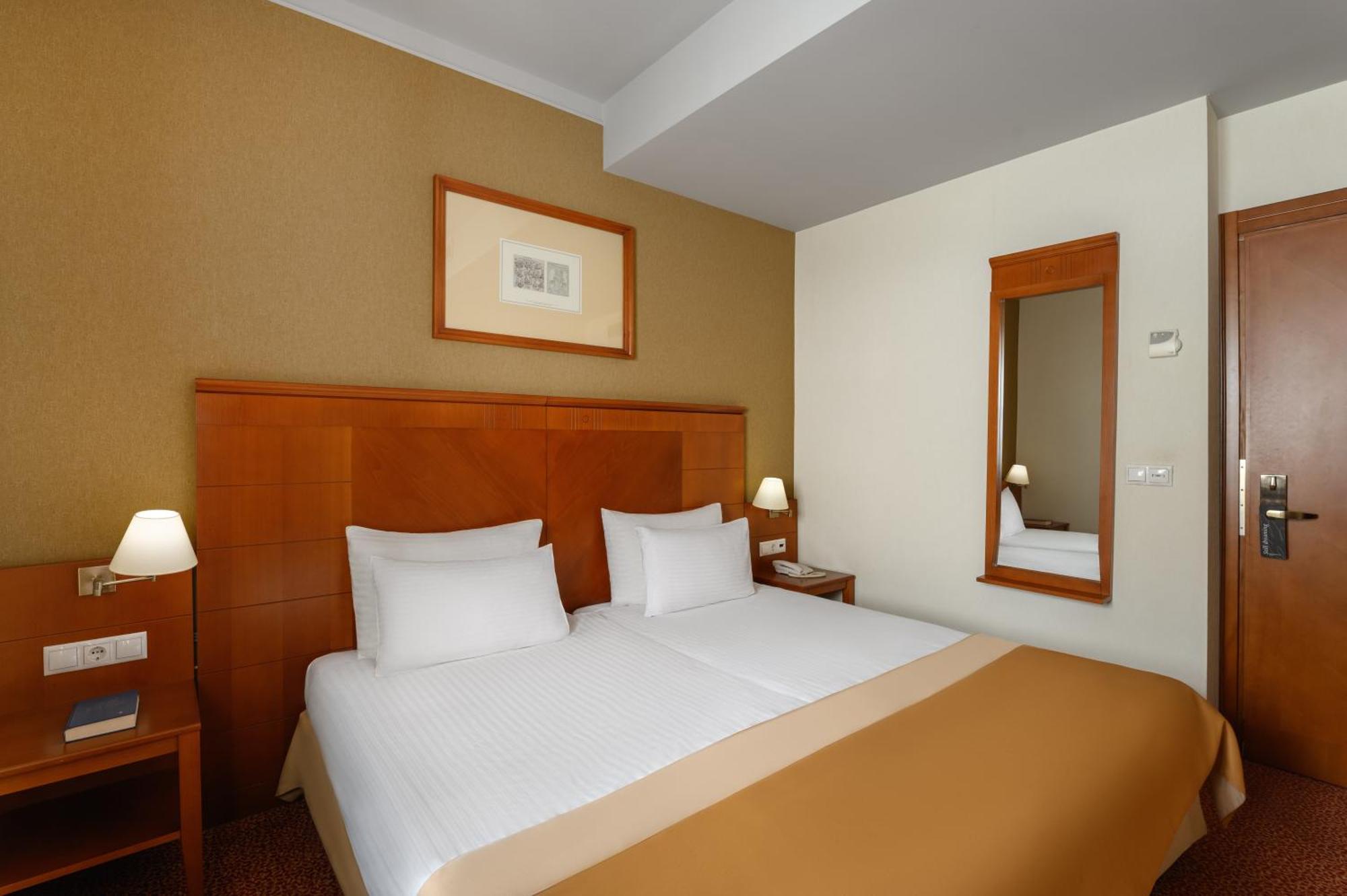 Mercure Szekesfehervar Magyar Kiraly Exterior photo