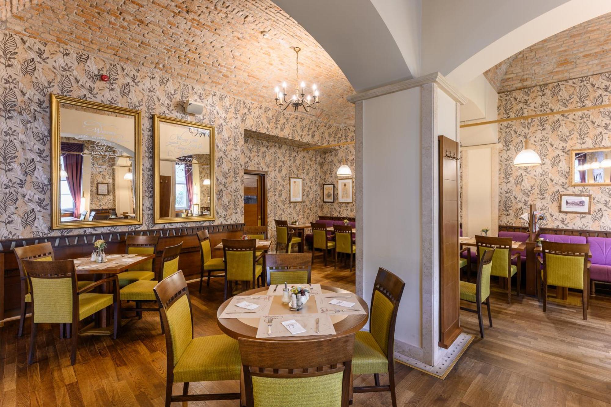 Mercure Szekesfehervar Magyar Kiraly Exterior photo