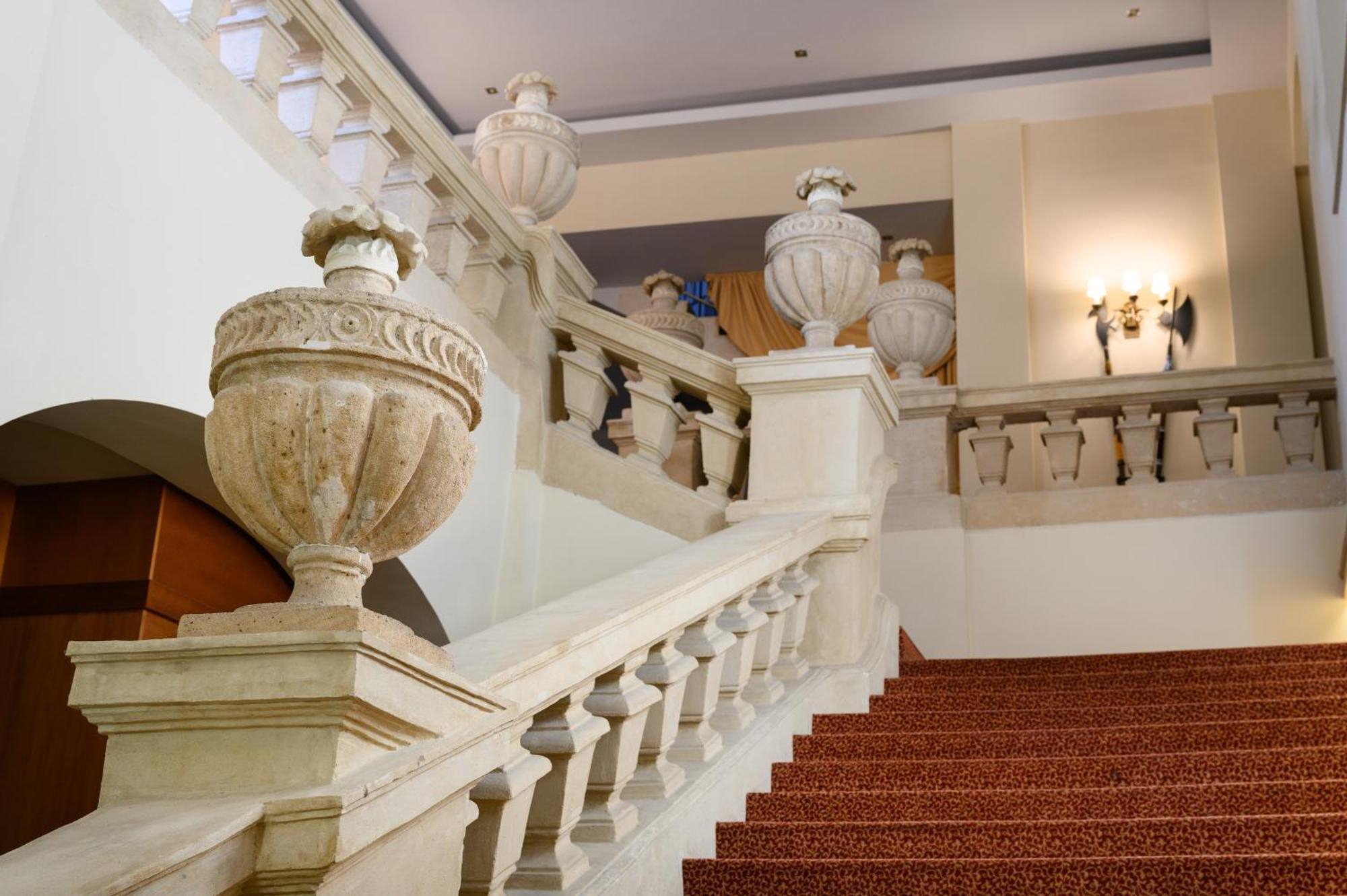 Mercure Szekesfehervar Magyar Kiraly Exterior photo