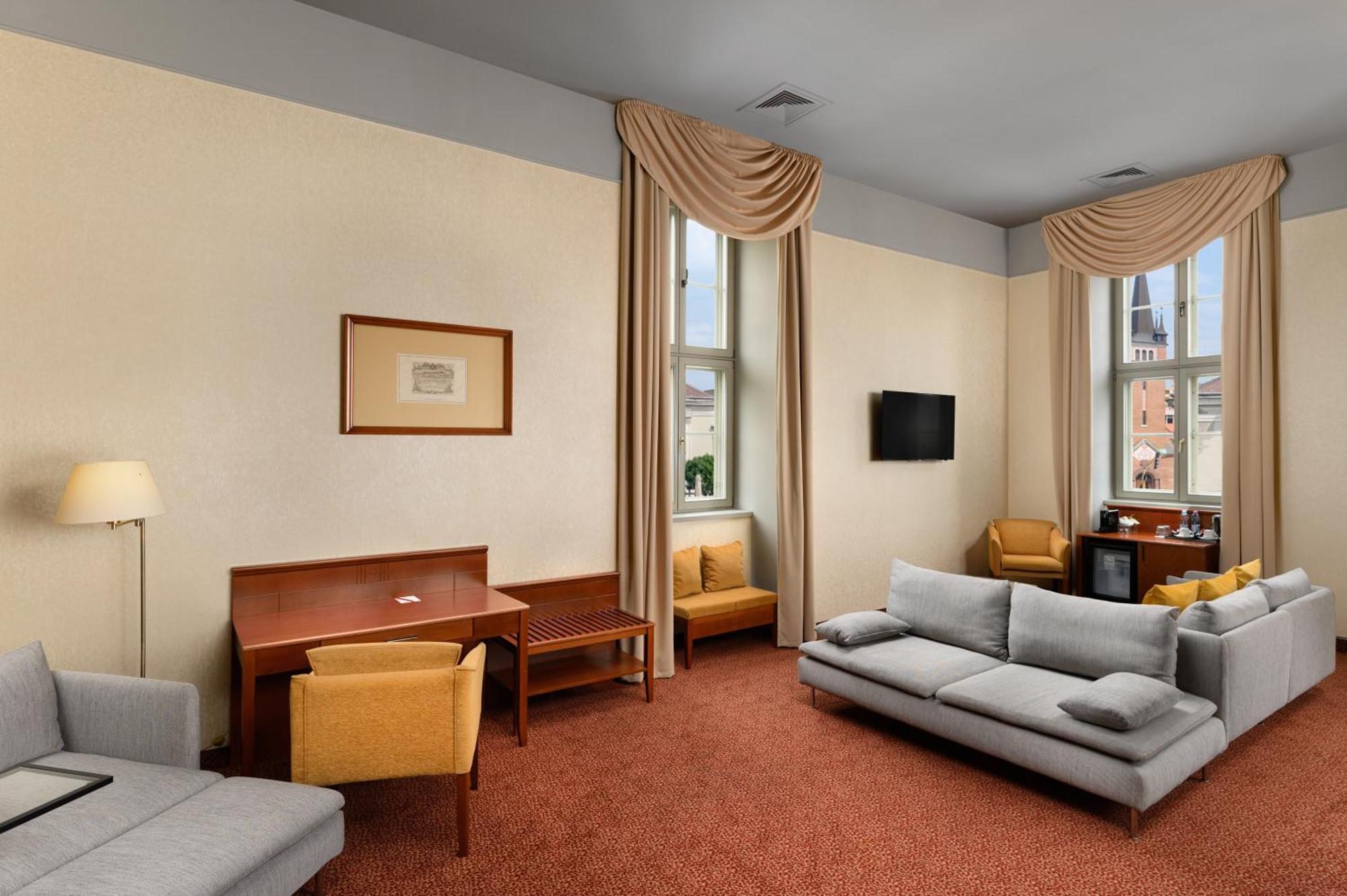 Mercure Szekesfehervar Magyar Kiraly Exterior photo