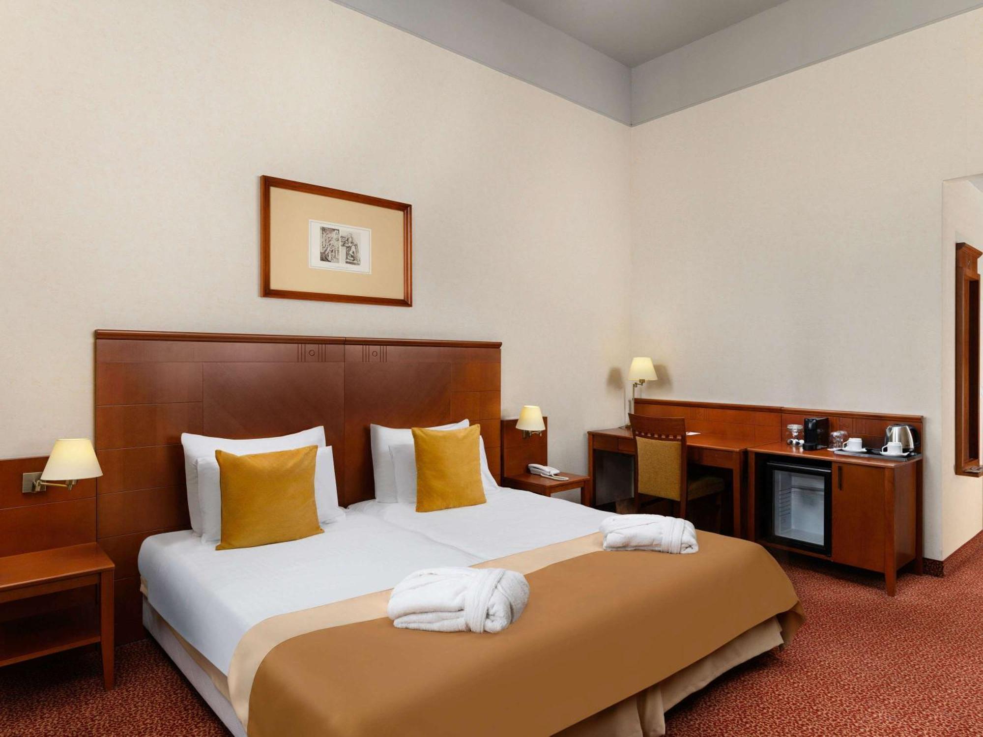 Mercure Szekesfehervar Magyar Kiraly Exterior photo
