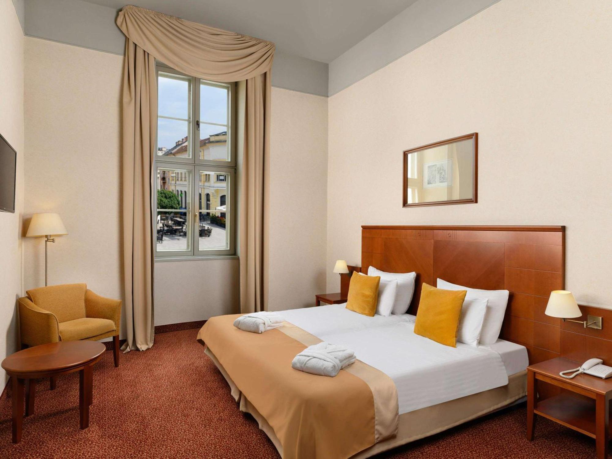 Mercure Szekesfehervar Magyar Kiraly Exterior photo