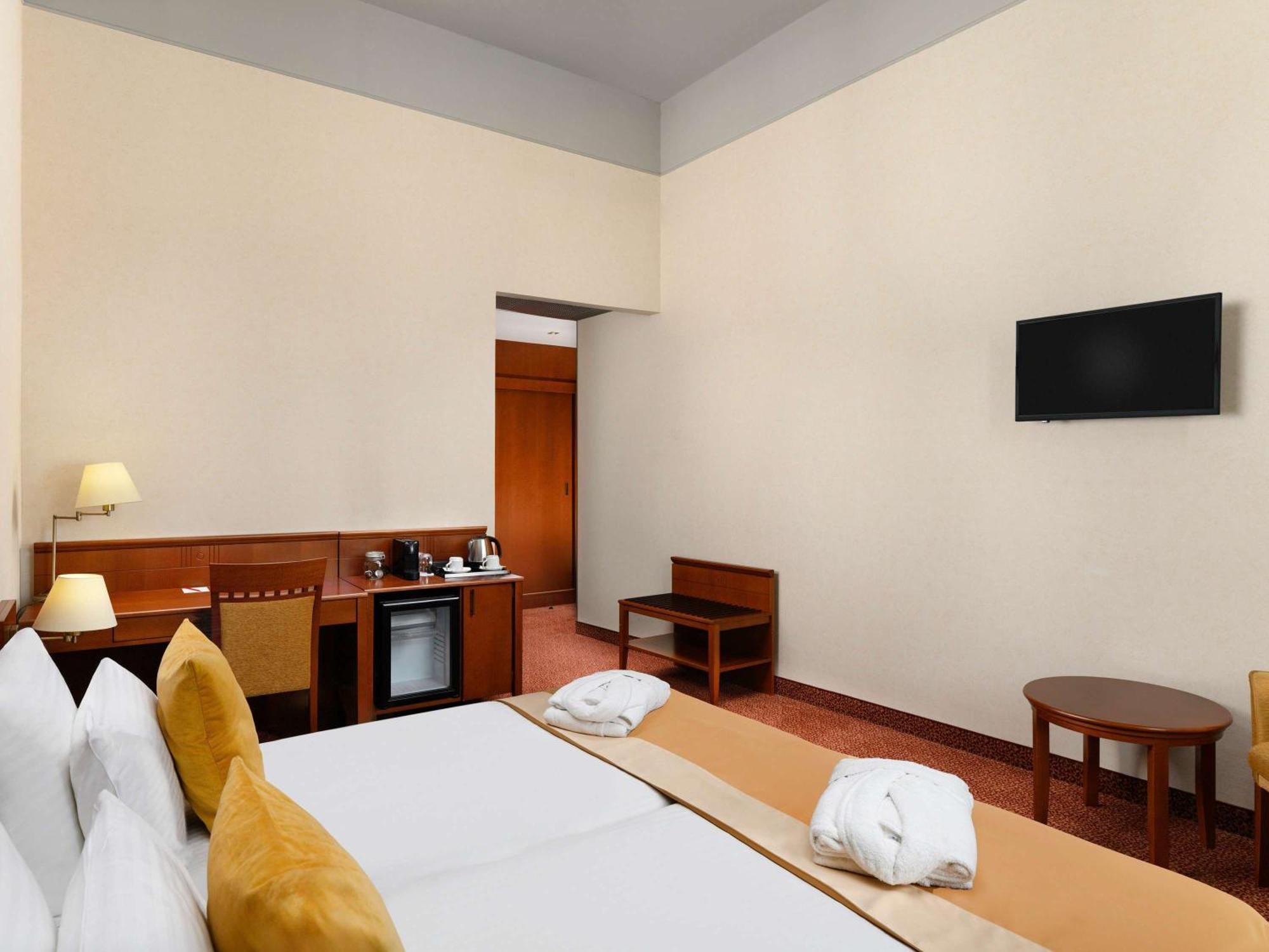 Mercure Szekesfehervar Magyar Kiraly Exterior photo