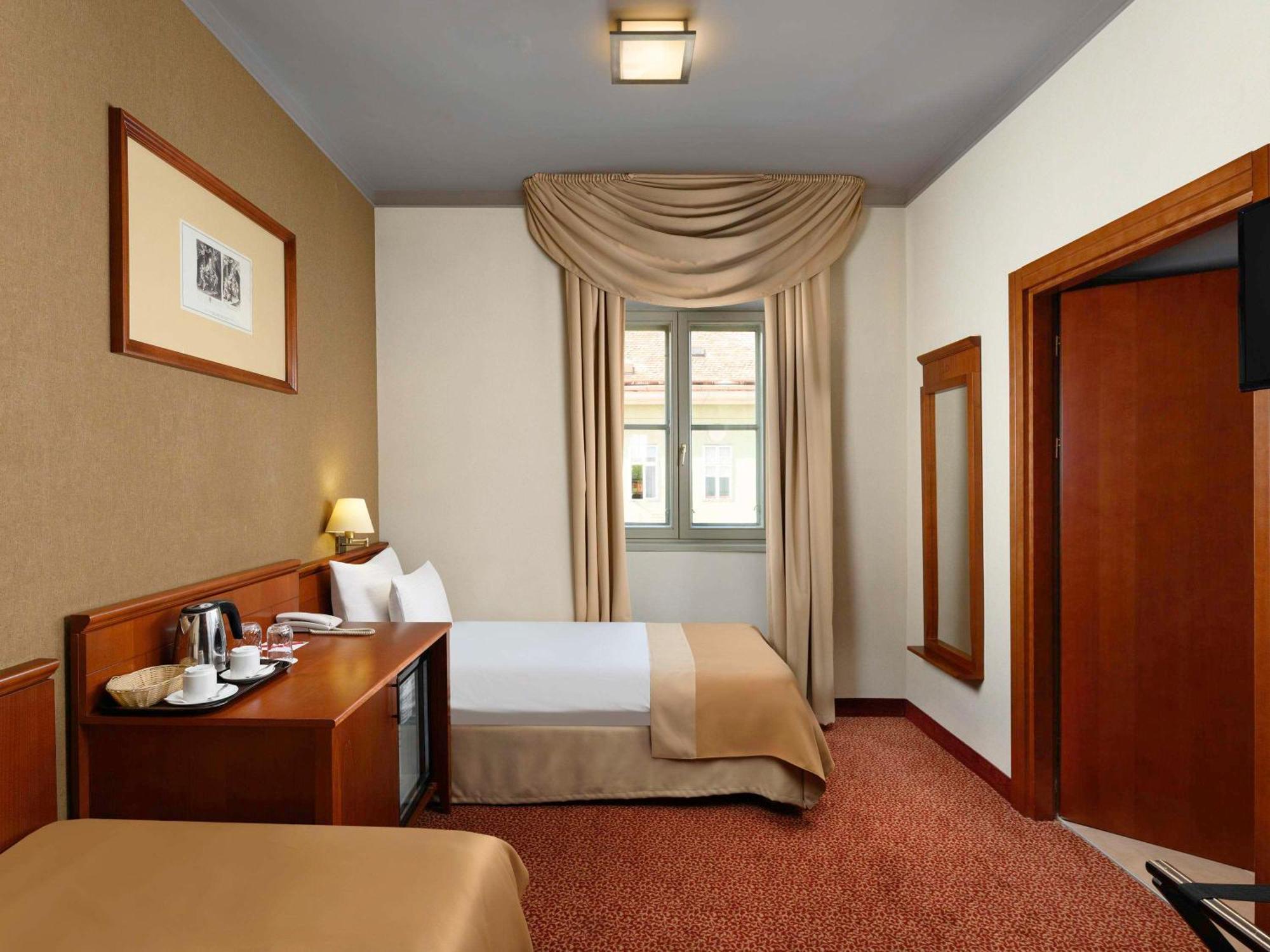 Mercure Szekesfehervar Magyar Kiraly Exterior photo